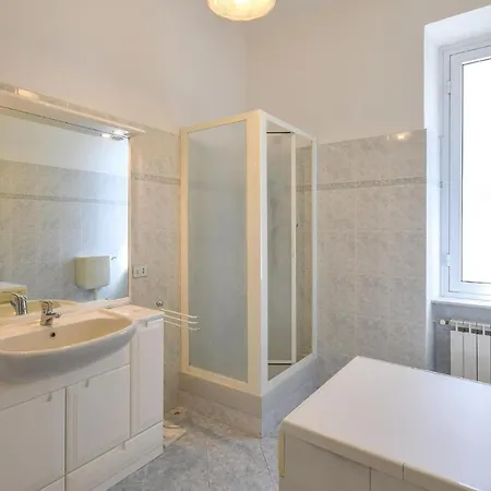 3 Bedroom In Nervi アパート *